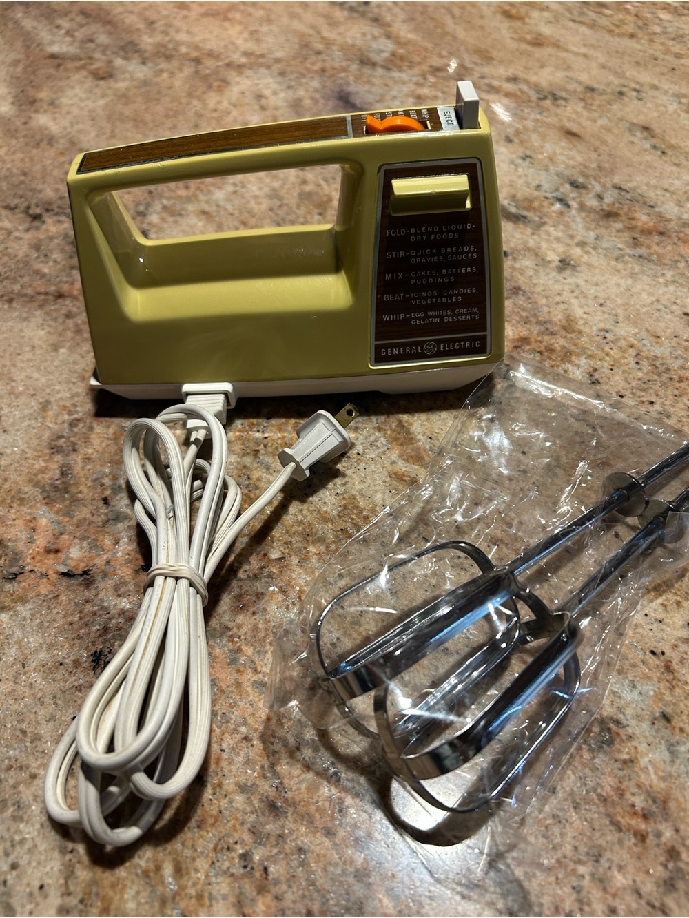 General Electric Model 420A 120W-120V Vintage Hand Mixer Harvest Gold 5 Settings